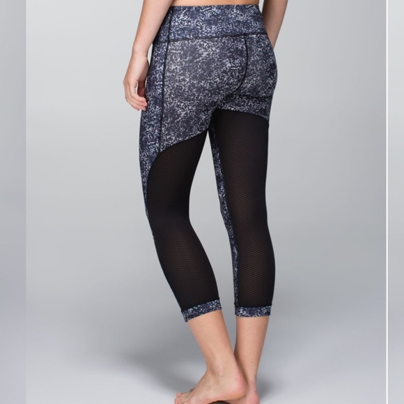 Lululemon Journey Crop Leggings - Picture 2 of 13